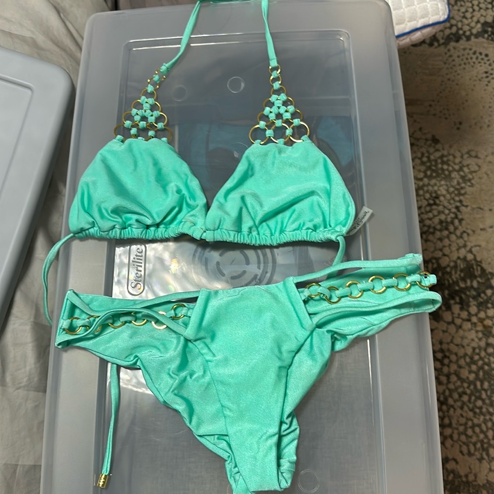 Beach bunny bikini